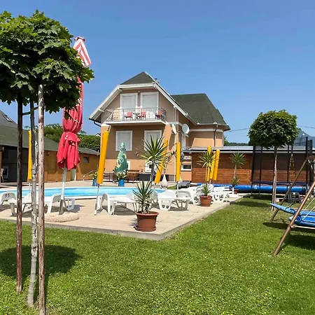 17 Apartman Gyenesdiás